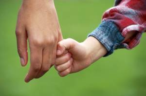 child_holding_hand